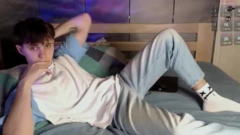 Snapshot of barrett_terrs chatting on 13, 10, 2025 Barr online show from 13, 10, 2025