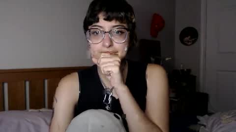 Snapshot of basilbbb chatting on 30, 4, 2026 basil online show from 30, 4, 2026