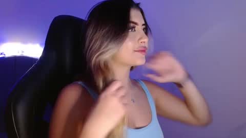 Snapshot of bay_babe chatting on 31, 1, 2025 bay_babe online show from 31, 1, 2025