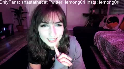 Snapshot of bbshasta chatting on 28, 2, 2025 Shasta online show from 28, 2, 2025