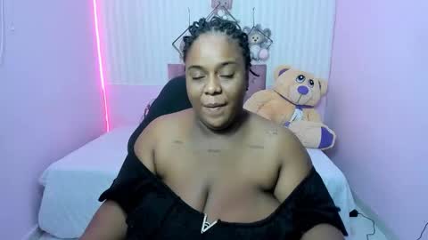 Snapshot of bbw_charlote chatting on 5, 11, 2025 Charlote online show from 5, 11, 2025