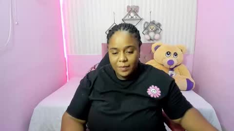 Snapshot of bbw_charlote chatting on 8, 11, 2025 Charlote online show from 8, 11, 2025