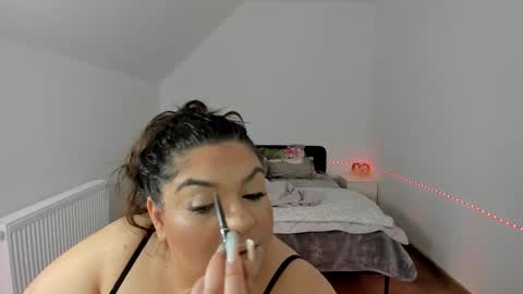 EvaEmi online show from 27, 10, 2025