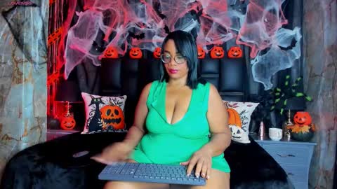 Snapshot of bbwlatina01 chatting on 14, 10, 2025 Bbwlatina01 online show from 14, 10, 2025