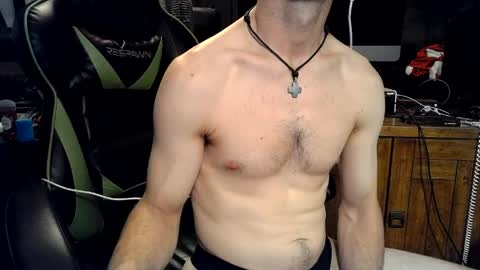 Snapshot of bchillin28 chatting on 17, 4, 2026 bchillin28 online show from 17, 4, 2026