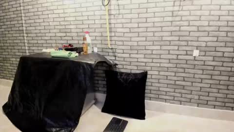 Meduza  online show from 24, 11, 2025