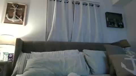 Snapshot of beach_bunny69 chatting on 16, 10, 2025 Emma online show from 16, 10, 2025