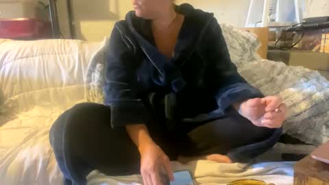 BeachyMILF online show from 24, 10, 2025