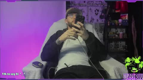 Snapshot of beastbxy chatting on 2, 1, 2025 beast bxy online show from 2, 1, 2025
