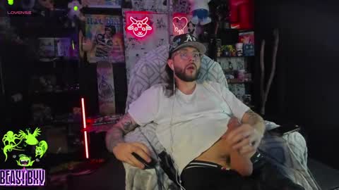 Snapshot of beastbxy chatting on 28, 2, 2025 beast bxy online show from 28, 2, 2025