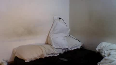 Snapshot of beasts_little_beauty chatting on 10, 11, 2025 Beast And His Beauty online show from 10, 11, 2025