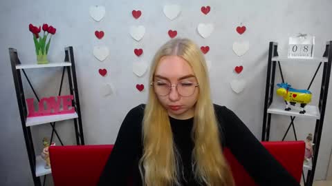 BeatriceFlyy online show from 8, 12, 2024