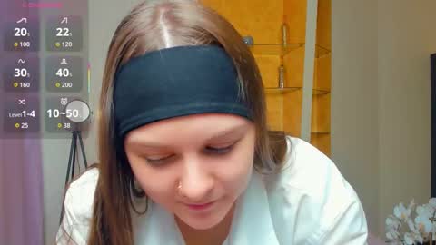 Snapshot of beatrixcutsforth chatting on 13, 10, 2025 Beatrix or Triss3 online show from 13, 10, 2025