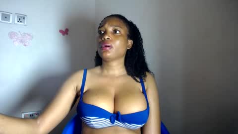 Snapshot of beautiful_moanna chatting on 27, 6, 2026 moanna online show from 27, 6, 2026