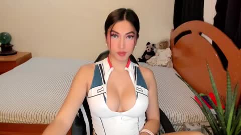 Snapshot of beautifullust chatting on 18, 9, 2025 Queen Angela online show from 18, 9, 2025