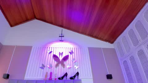 Snapshot of beauty_milf4 chatting on 10, 2, 2026 Chantall online show from 10, 2, 2026