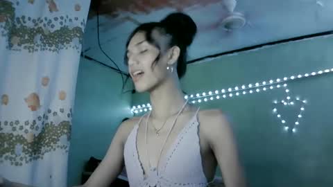 Snapshot of beautyhotasia123 chatting on 3, 12, 2024 beautyhotasia123 online show from 3, 12, 2024