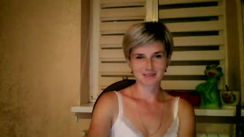 Snapshot of beautyksenia chatting on 8, 9, 2025 BeautyKsenia online show from 8, 9, 2025