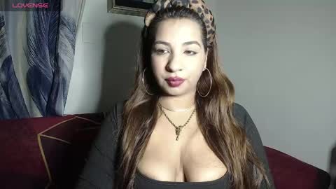Snapshot of beautymoon26 chatting on 26, 5, 2026 beautymoon26 online show from 26, 5, 2026