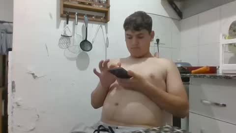 Snapshot of bebote0020 chatting on 2, 11, 2025 bebote0020 online show from 2, 11, 2025