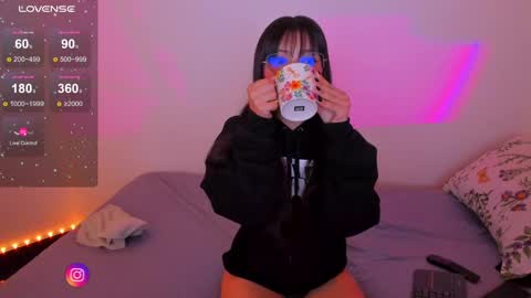 Snapshot of becca_be_ chatting on 17, 1, 2025 Becca is here online show from 17, 1, 2025