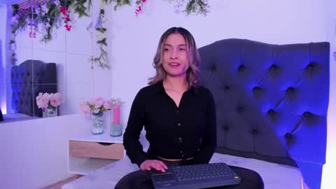 beccamilanni online show from 30, 1, 2025