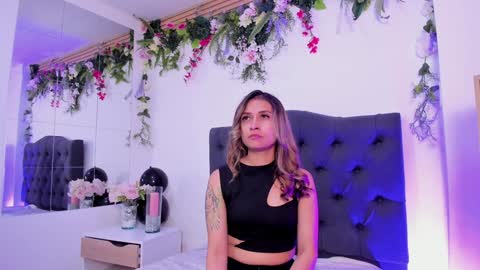 beccamilanni online show from 5, 2, 2025