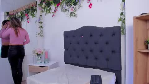 beccamilanni online show from 28, 2, 2025