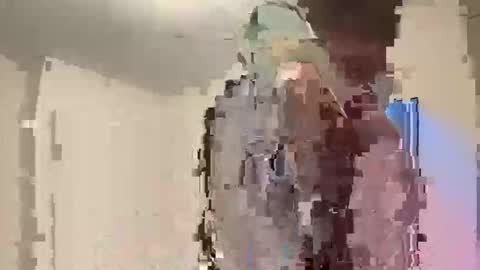 Snapshot of beeb0y chatting on 13, 9, 2025 beeb0y online show from 13, 9, 2025