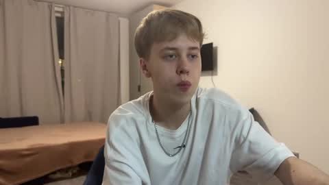 Snapshot of beeb0y chatting on 26, 9, 2025 beeb0y online show from 26, 9, 2025