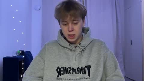 Snapshot of beeb0y chatting on 21, 11, 2025 beeb0y online show from 21, 11, 2025