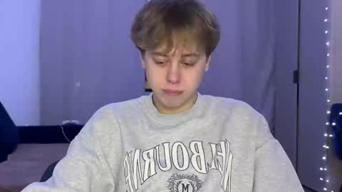 Snapshot of beeb0y chatting on 24, 11, 2025 beeb0y online show from 24, 11, 2025