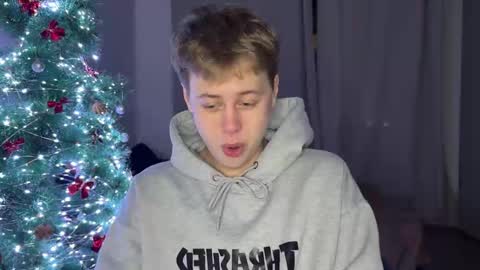 Snapshot of beeb0y chatting on 30, 11, 2025 beeb0y online show from 30, 11, 2025