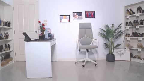 Bee if you ever see the girl who can take 12 inch all the way inside the ass try me online show from 17, 2, 2025