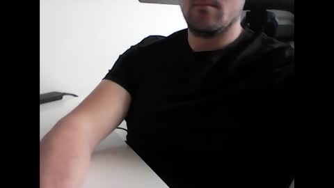Snapshot of beenee3 chatting on 10, 4, 2026 beenee3 online show from 10, 4, 2026