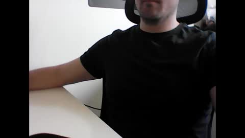 Snapshot of beenee3 chatting on 17, 4, 2026 beenee3 online show from 17, 4, 2026