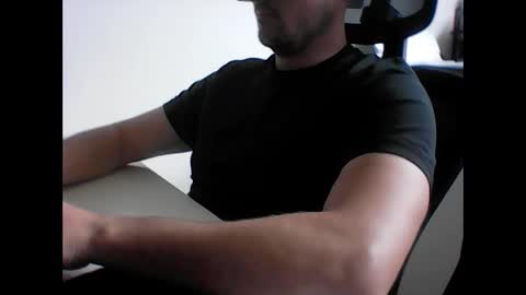 Snapshot of beenee3 chatting on 19, 5, 2026 beenee3 online show from 19, 5, 2026