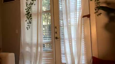 veronica  B online show from 22, 10, 2025