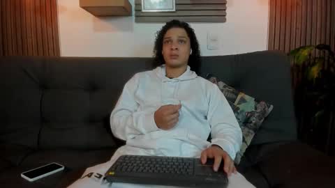 independent model online show from 10, 10, 2025