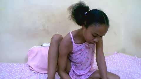 bella193999 online show from 17, 12, 2025