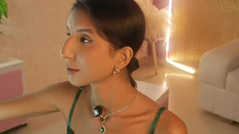 Snapshot of bella19__ chatting on 6, 5, 2026 bella19 online show from 6, 5, 2026