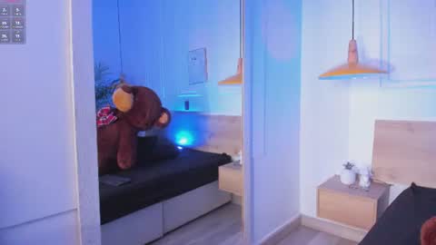 Snapshot of bella__donne chatting on 9, 7, 2026 online show from 9, 7, 2026