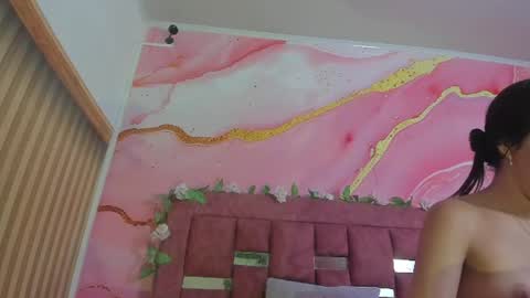 Snapshot of bella__sweets chatting on 17, 7, 2026 Melanie online show from 17, 7, 2026