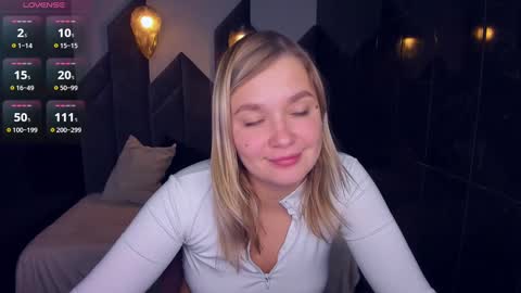 Snapshot of bella_cosmos chatting on 24, 12, 2024 Bella online show from 24, 12, 2024