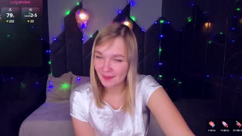 Snapshot of bella_cosmos chatting on 25, 12, 2024 Bella online show from 25, 12, 2024