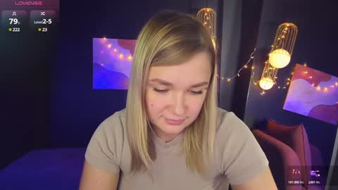 Snapshot of bella_cosmos chatting on 10, 1, 2025 Bella online show from 10, 1, 2025