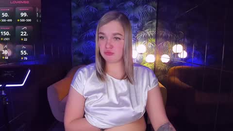 Snapshot of bella_cosmos chatting on 14, 1, 2025 Bella online show from 14, 1, 2025