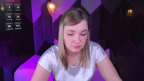 Snapshot of bella_cosmos chatting on 12, 3, 2025 Bella online show from 12, 3, 2025