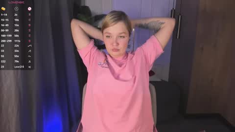 Snapshot of bella_cosmos chatting on 19, 9, 2025 Bella online show from 19, 9, 2025