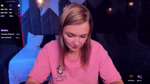 Snapshot of bella_cosmos chatting on 30, 9, 2025 Bella online show from 30, 9, 2025